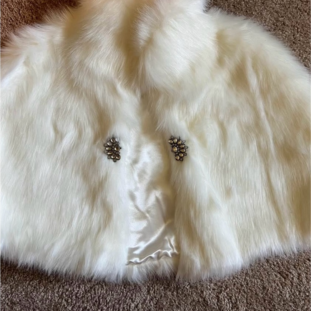 Winter weddings shawl - Picture 2 of 3